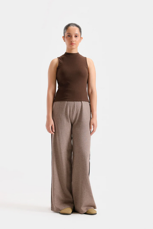 Fit Flowy Wide Leg Trouser